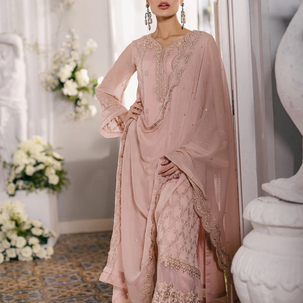 Elegant Pink Embroidered kurta suits, Pakistani/Indian wear - Picture 4 of 12